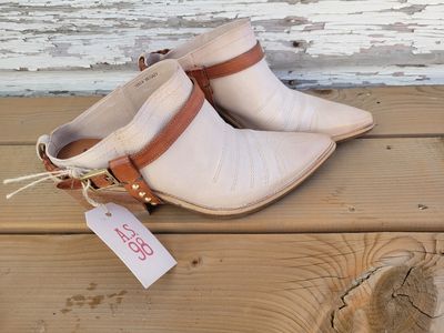 A.S 98-B84114-Beach/Colvados