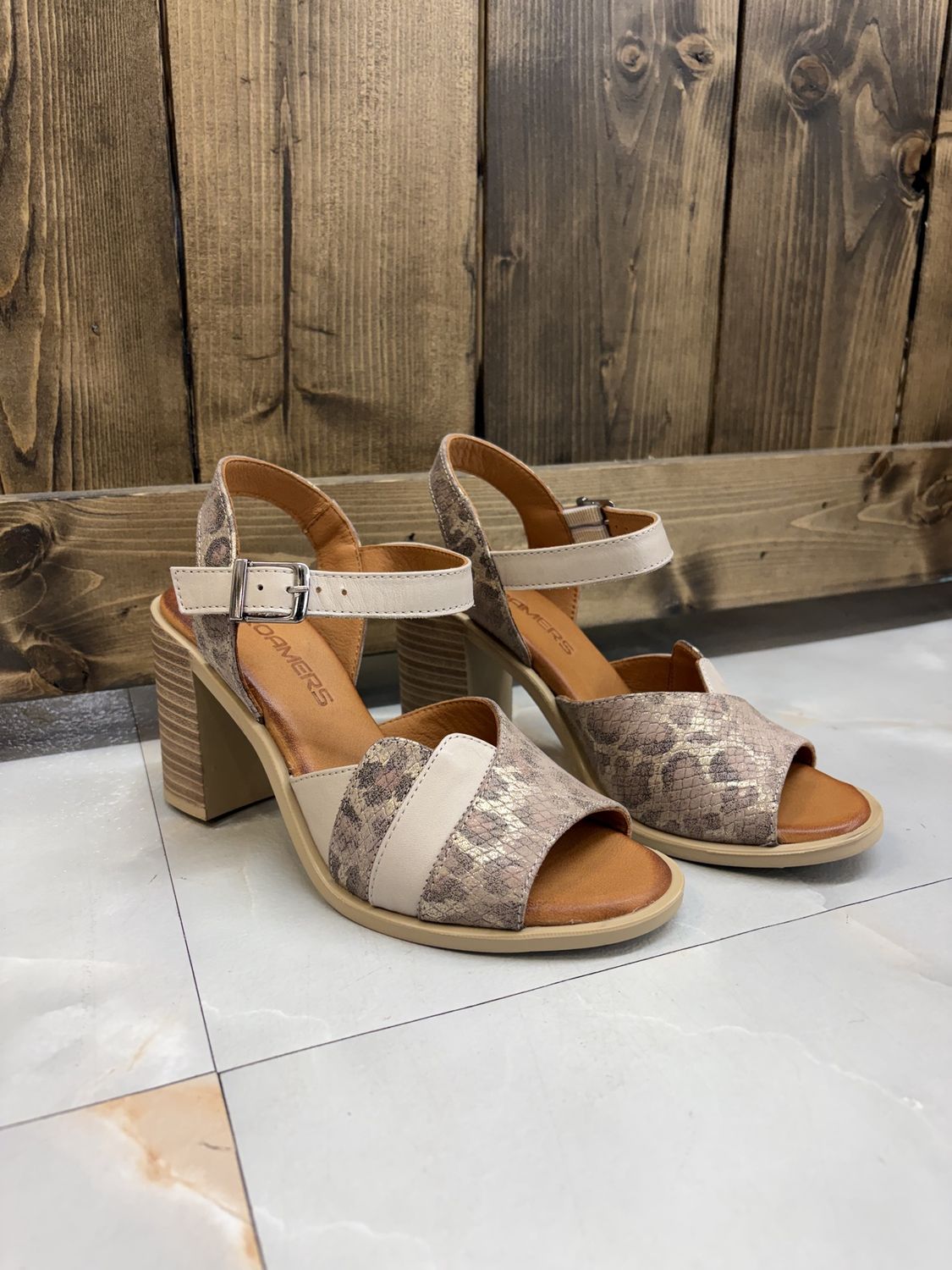 Roamers-LBS 8205-silverleopard