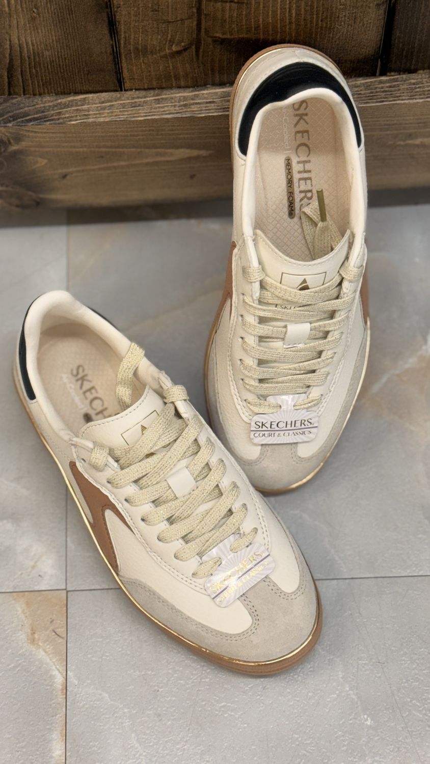 Skechers-185405-LivingLuxe-hotshot