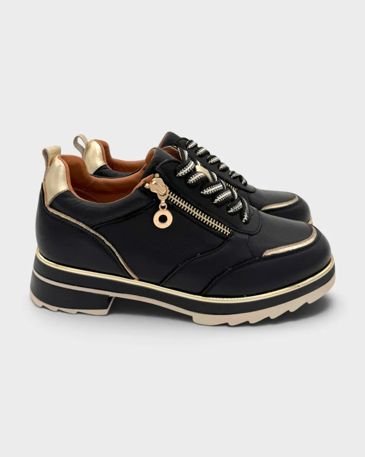 ROAMERS- Lotus- Black