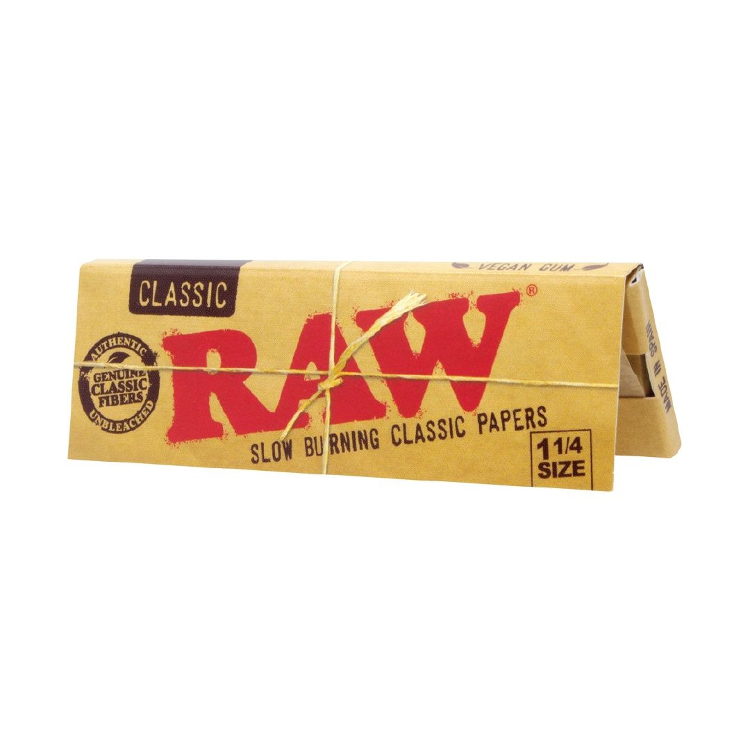 Raw Classic Rolling Papers, Size:: 1 &amp; 1/4