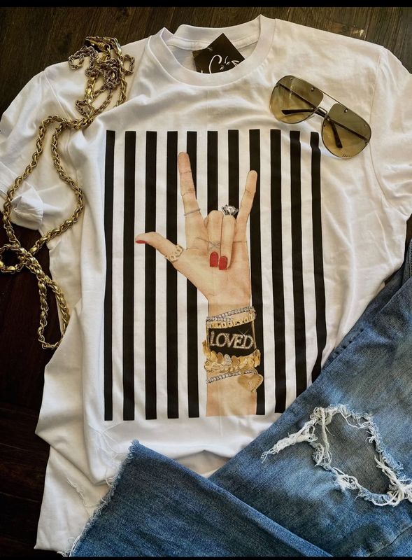 JODI LOVED GRAPHIC TEE