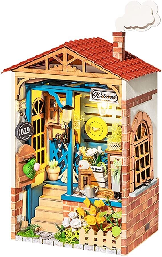 , DIY Miniature House Kit: Dream Yard