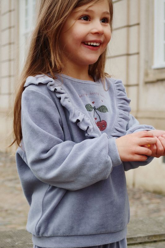 WALLY FRILL SWEAT Shirt