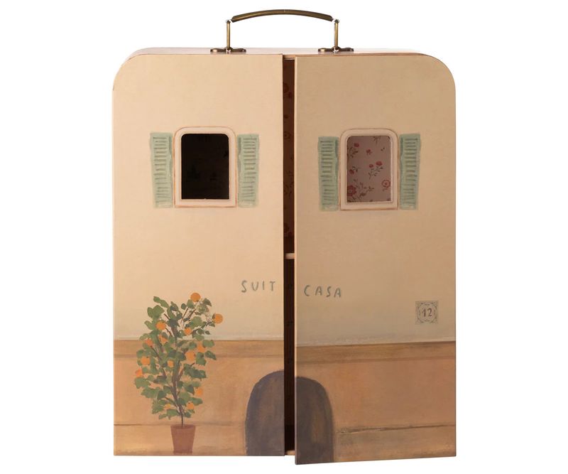 SuitCasa Mouse House