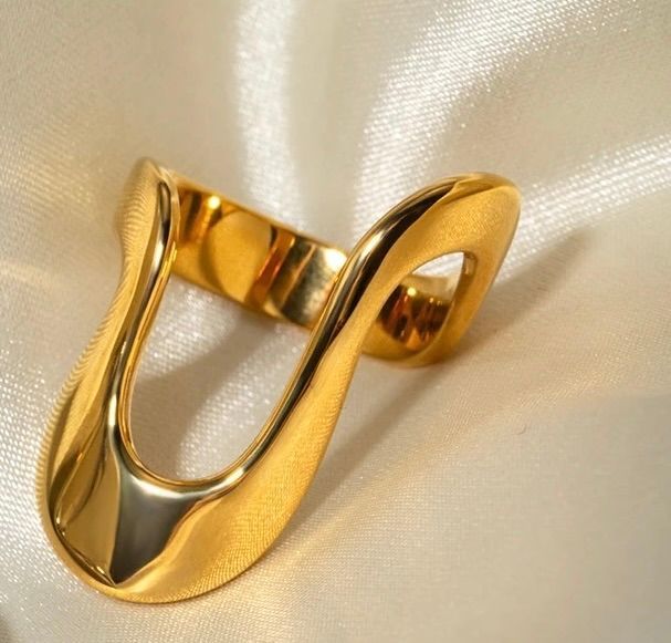 Simple Irregular design - Ring