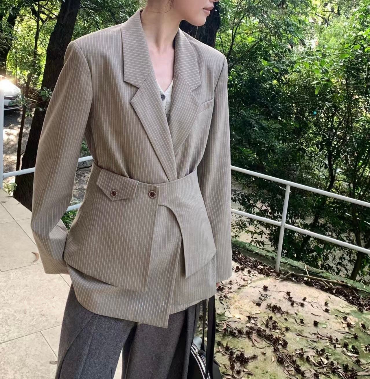 EON - The Sculpted Blazer