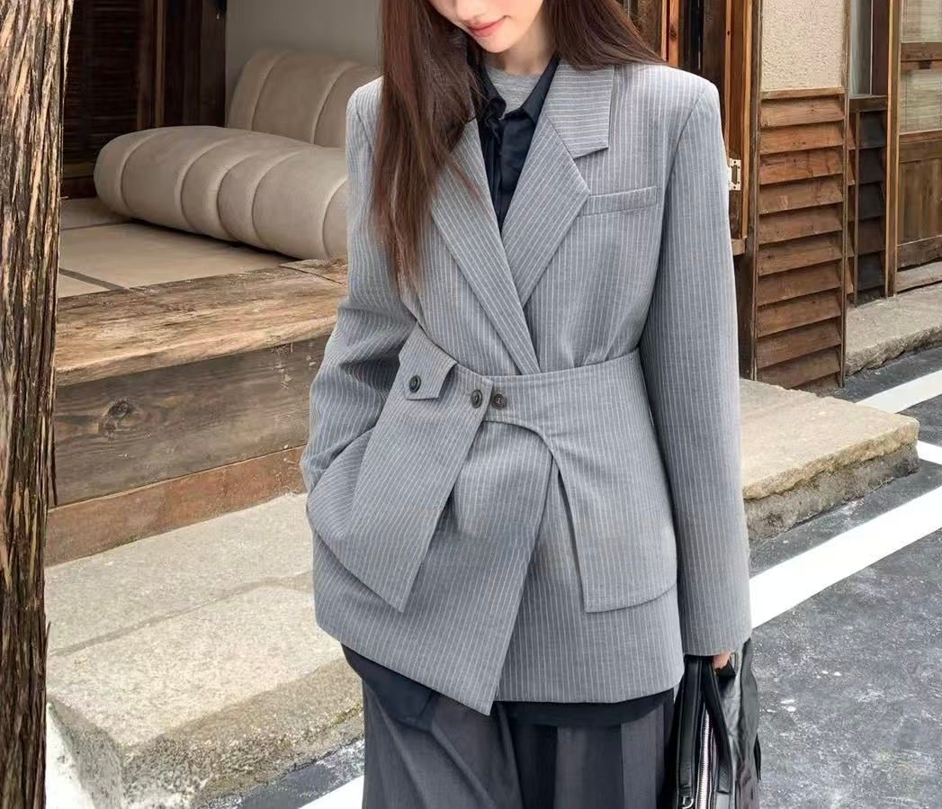 EON - The Sculpted Blazer