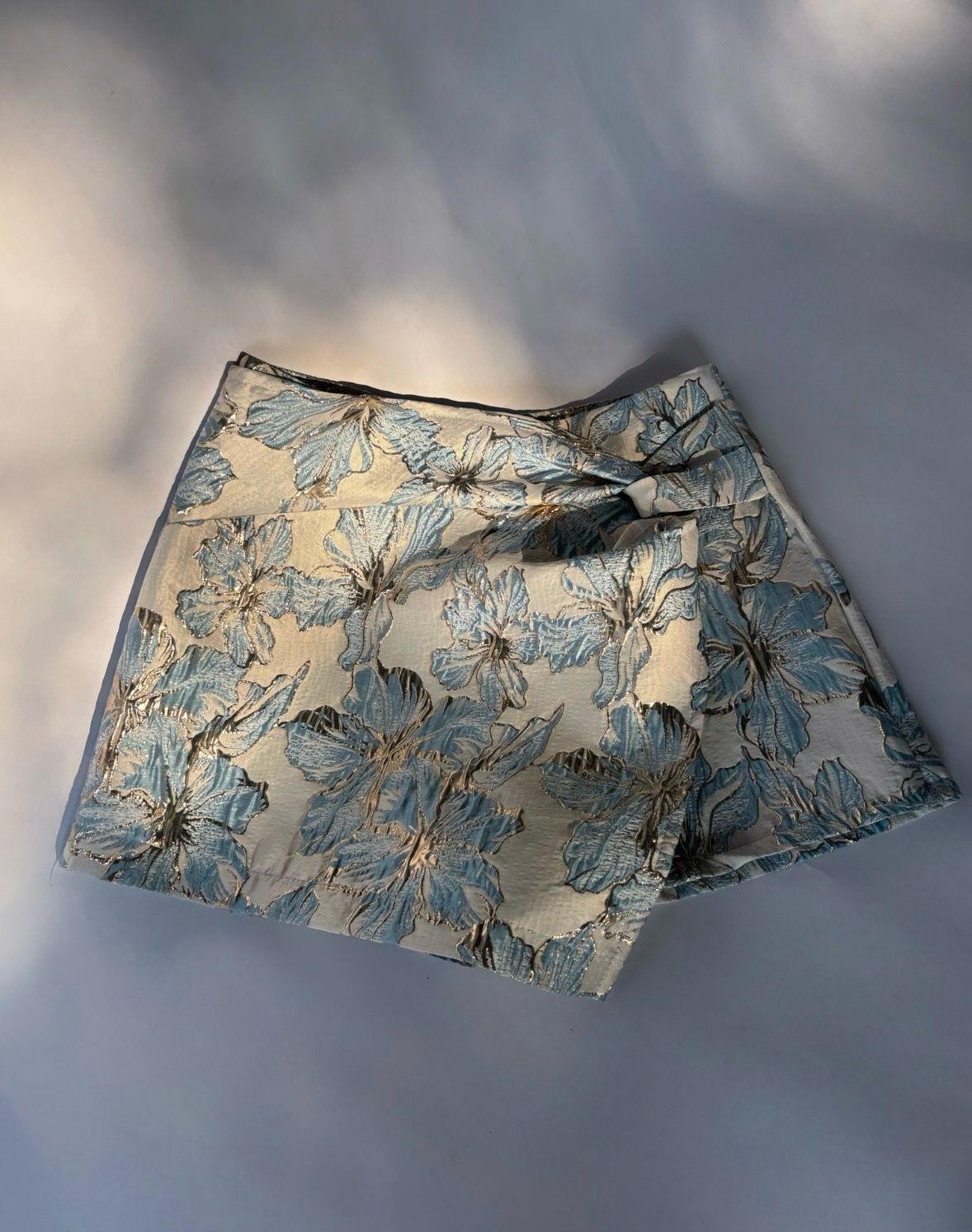 FLOWER SKORT - LIGHT BLUE