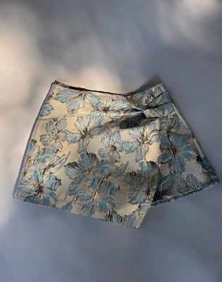FLOWER SKORT - LIGHT BLUE