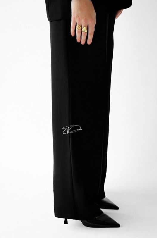 SIGNATURE TROUSER - BLACK