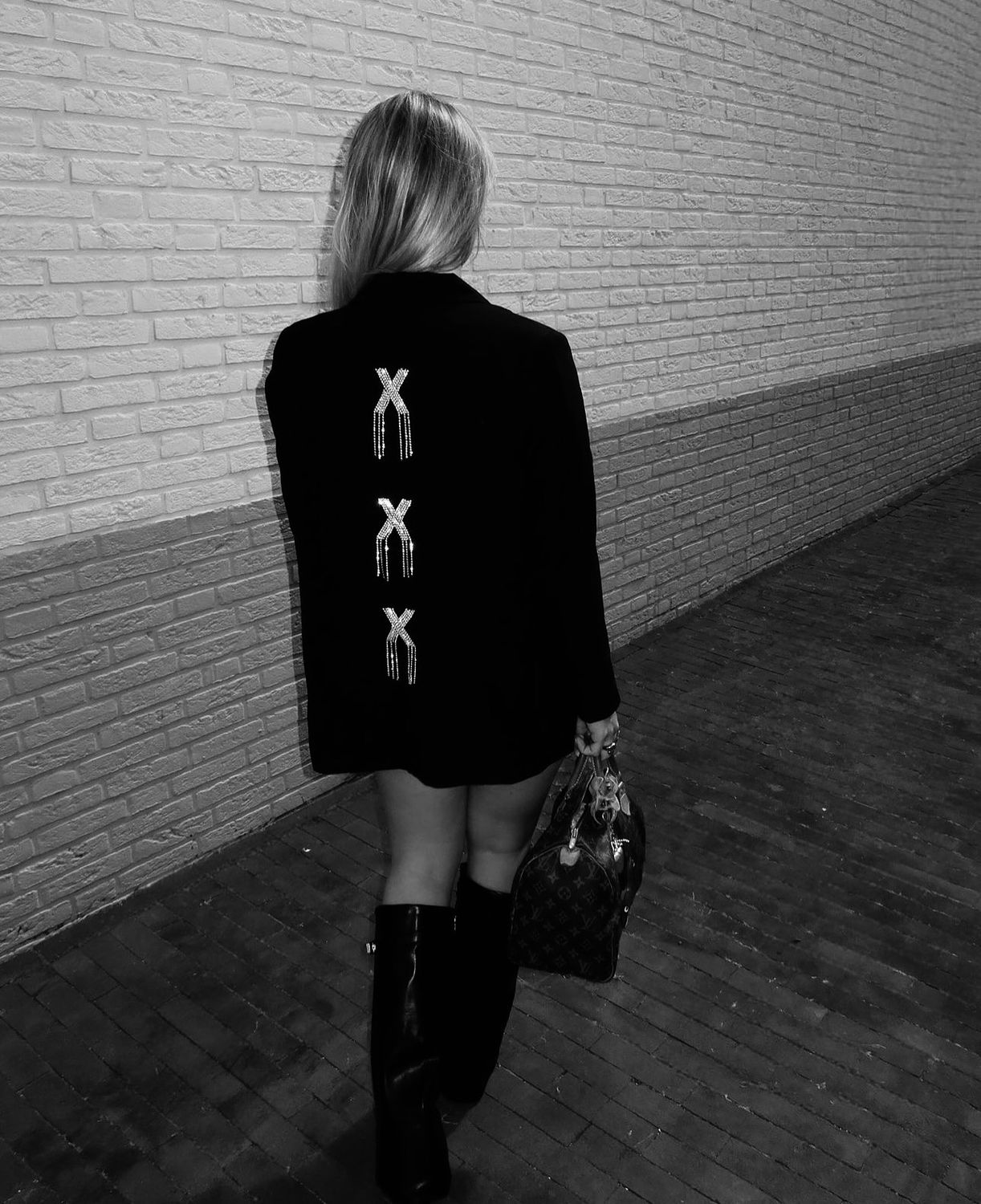 XOXO GLITTER BLAZER - BLACK