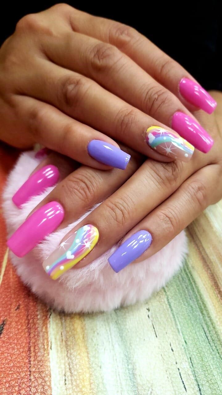 ESMALTADO SEMIPERMANENTE LISO EN MANOS
ESMALTADO SEMIPERMANENTE EN PIES