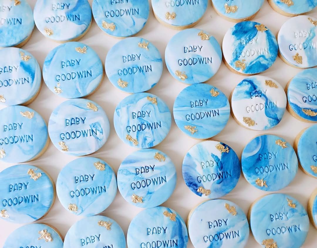 Marble Round Cookies With Edible Gold