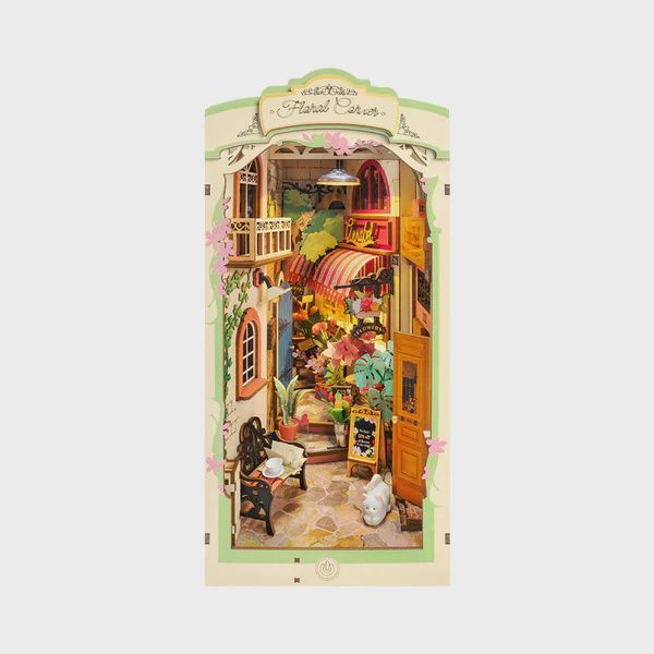 Book Nook: Floral Corner