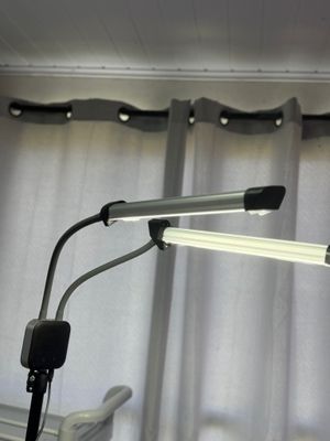 LUZ TRÍPODE DOBLE ARTICULADA - EMVILE