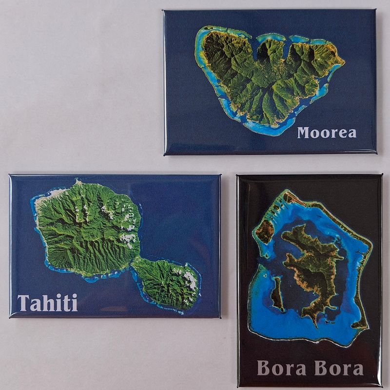 Magnet - Satellite Island View