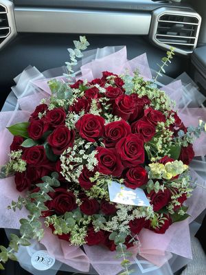 50 Roses With Greenery