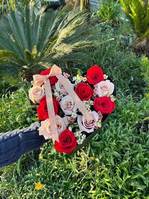 Mixed Roses Heart Box