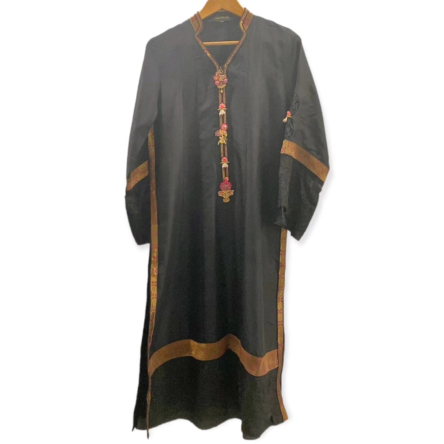 Farah Talib Aziz Suit