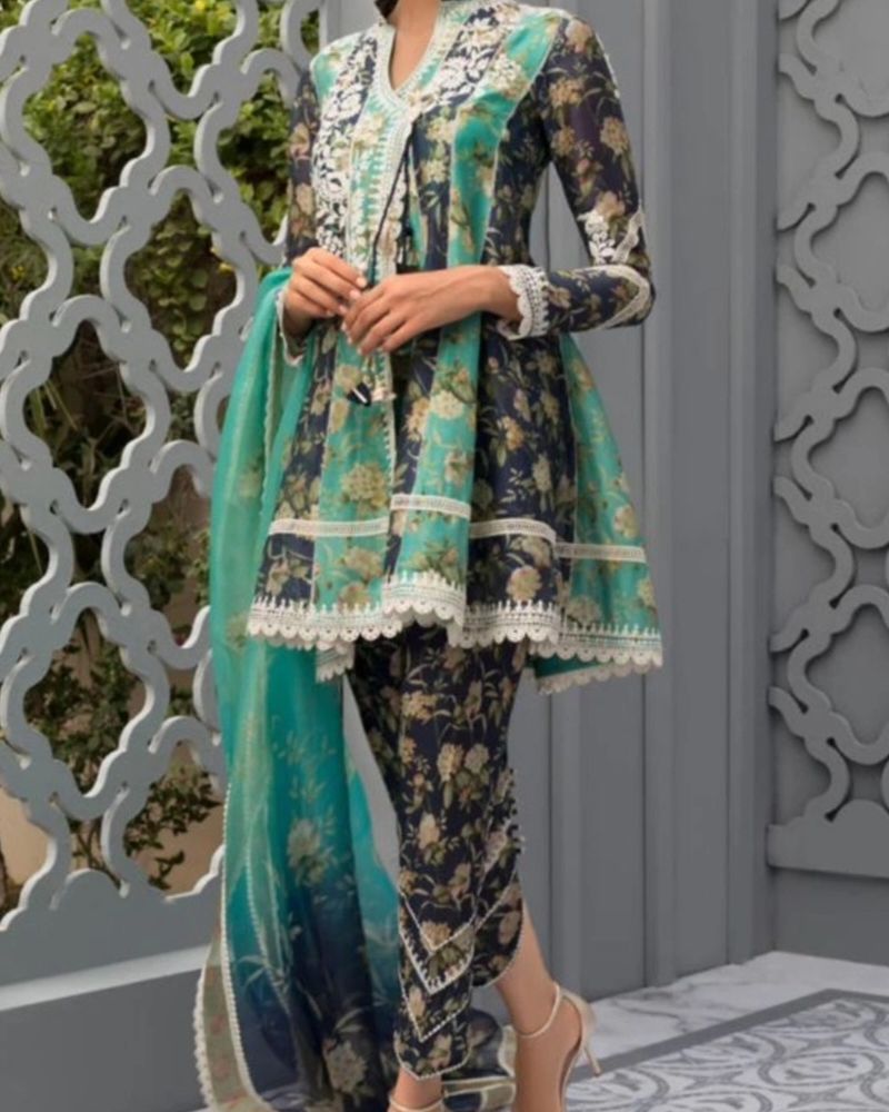 Sania Maskatiya Shirt and Dupatta