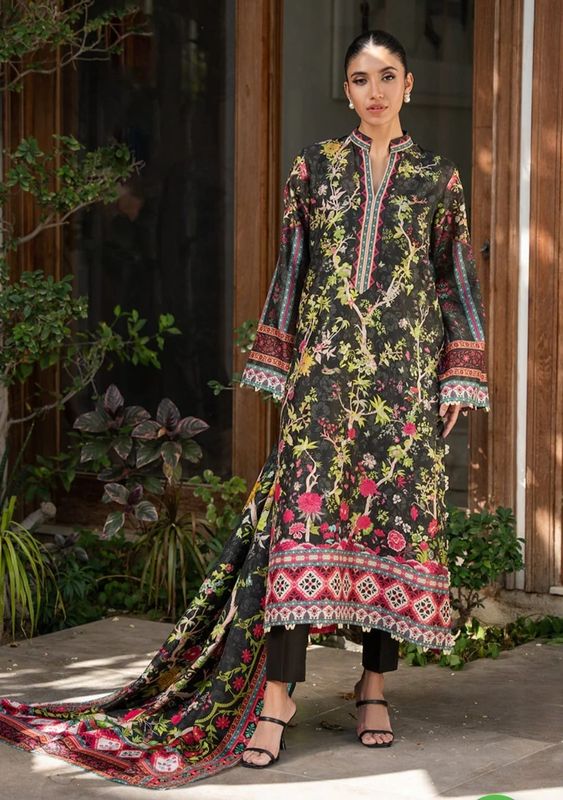 Sania Maskatiya Shirt Dupatta