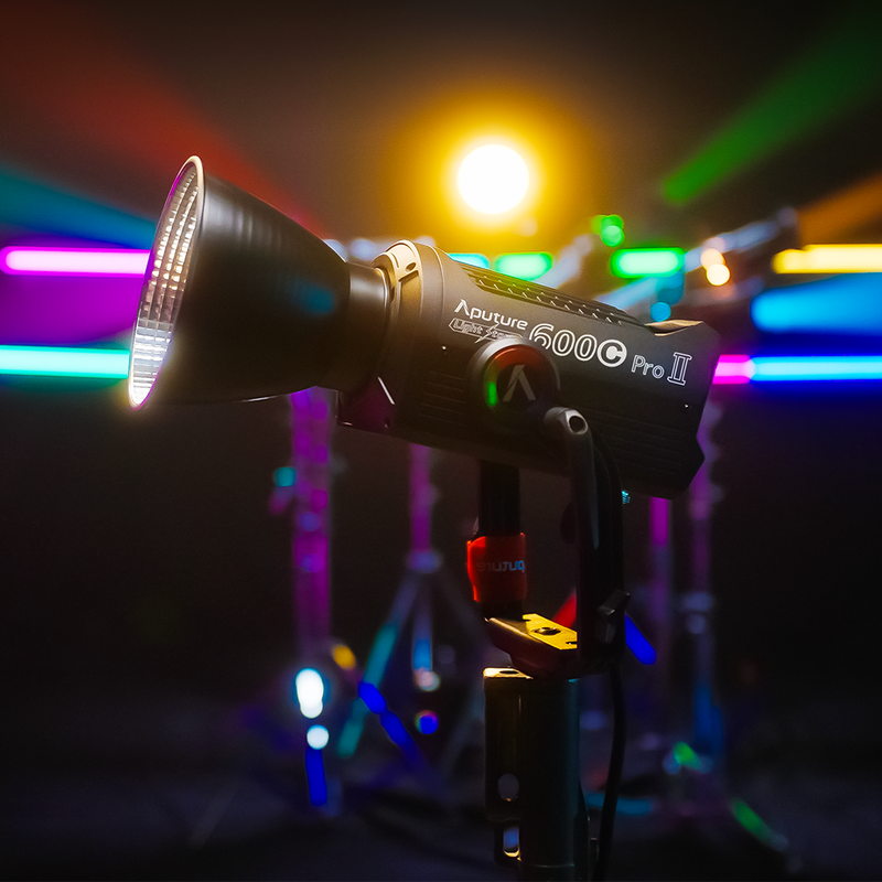Aputure LED Monolight 600W Tunable RGB V-Mount LS 600c Pro II AP30332A20