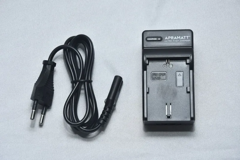 APRAMATT Ultra Fast LCD Charger for Canon LP-E10
