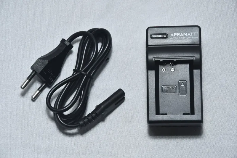 APRAMATT Ultra Fast LCD Charger for Sony NP-FW50