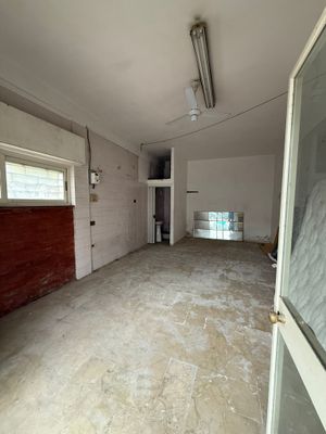 Locale commerciale- Zona Moio