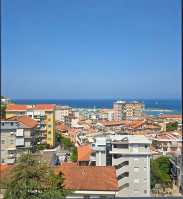 Agropoli Centro-Appartamento con vista porto e mare