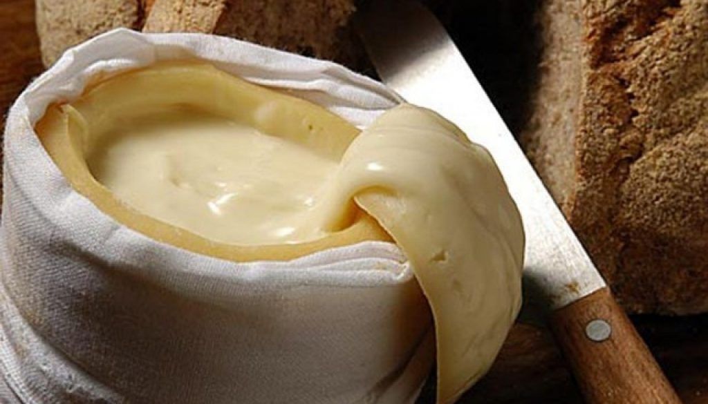 Queijo / Creamy Sheep's Milk Cheese (Queijo Da Serra) (Flor Da Beira) 1.1 lbs - Small Cheese