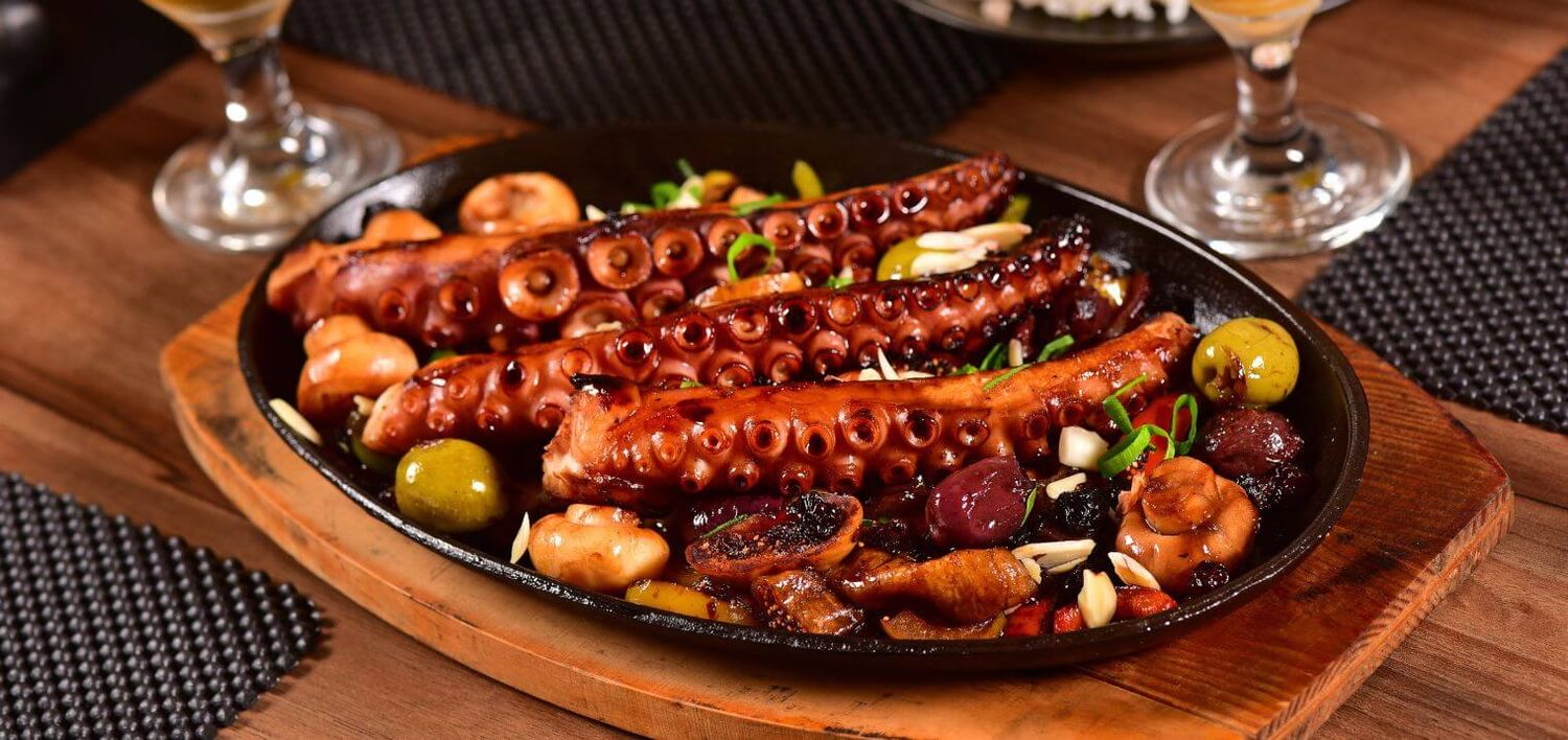 Polvo A Lagareiro Tray (Serves about 4)
