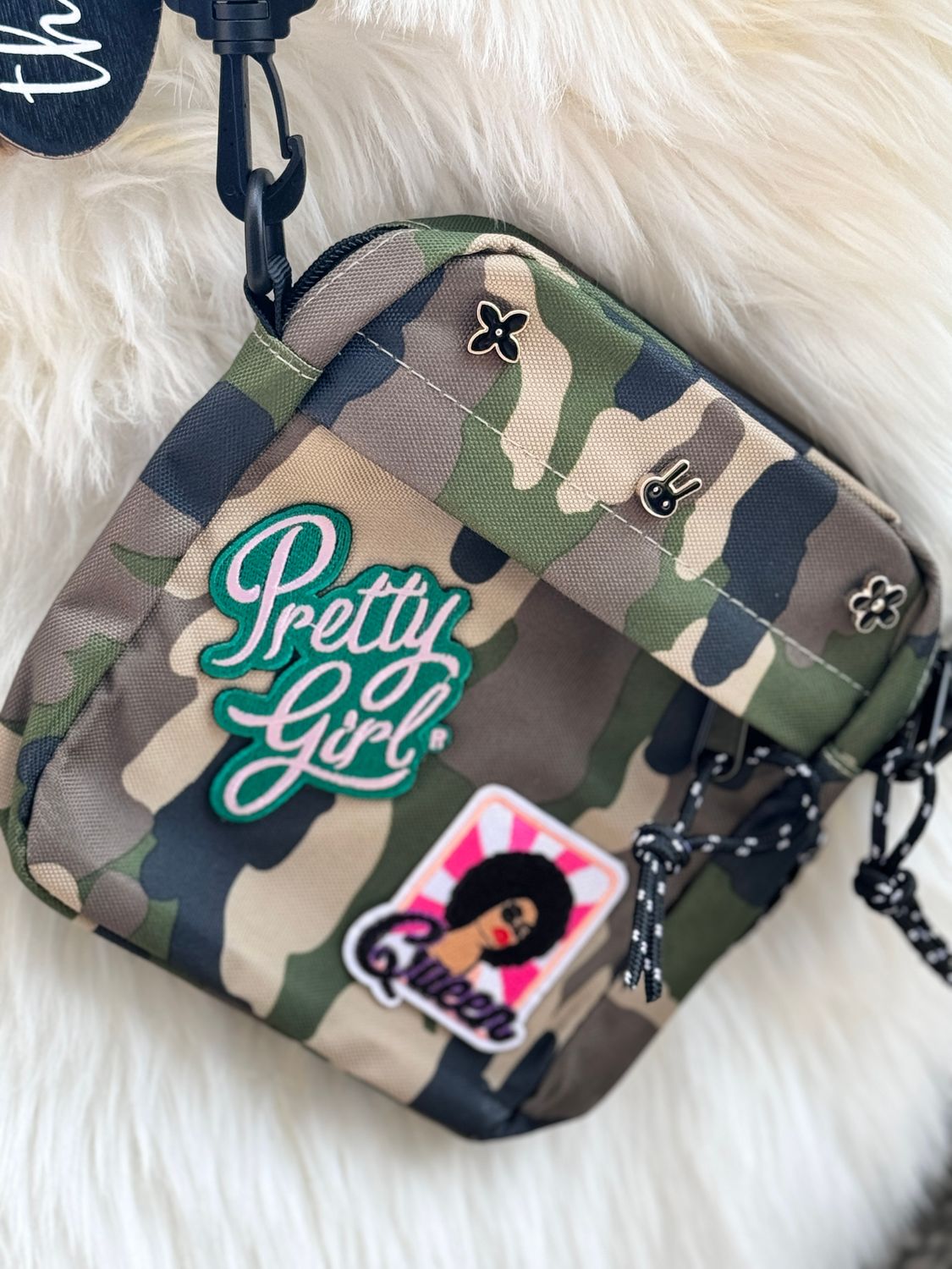 PATCHWORKZ: camo cross body bag with patches