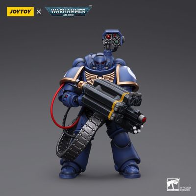 JOYTOY x WARHAMMER - Ultramarines Desolation Marine with Castellan Launcher Superfrag (1/18 Scale)