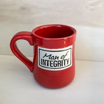 MAN OF INTEGRITY POTTERY MUG BOXED