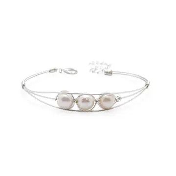 Perla - Silver and Pearl Bangle Bracelet - Alegria
