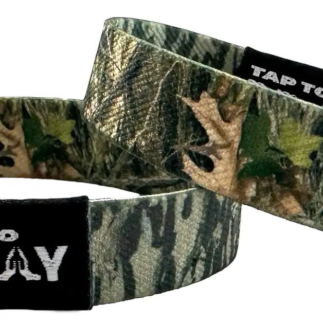 Tap To Pray Wristbands - Tap W/Phone For Daily Verse/Prayer - Forest Camo/Tree Bark Camo -  Medium