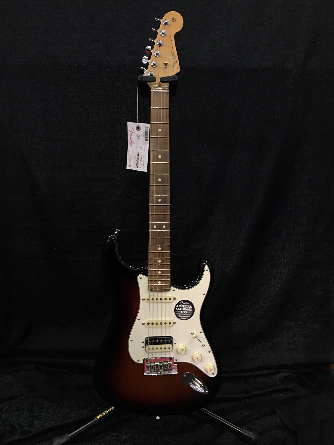 Fender American Standard Stratocaster 3 Tone Sunburst 0113110700