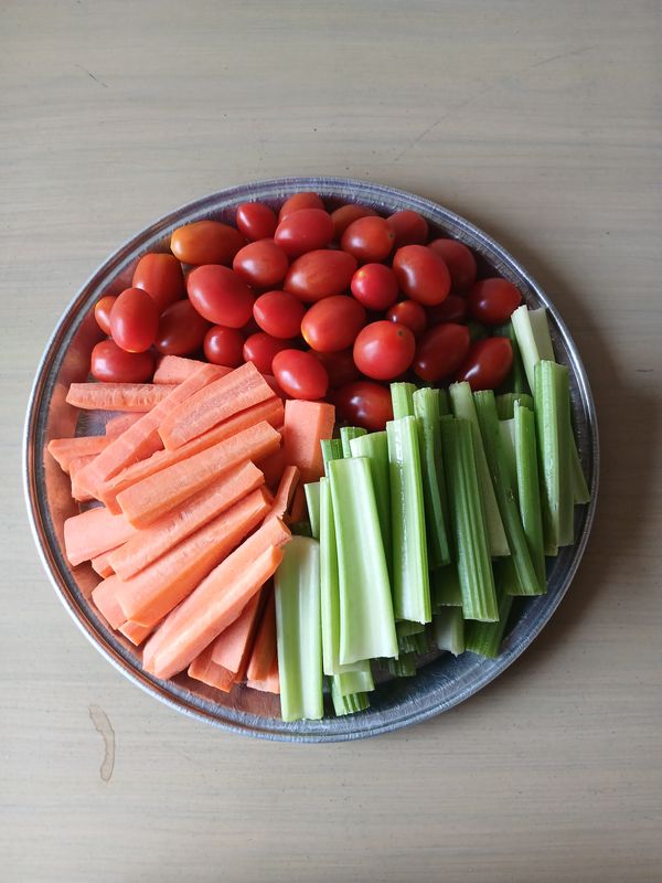 Plateau de crudités et trempettes (10 à 12 personnes)
