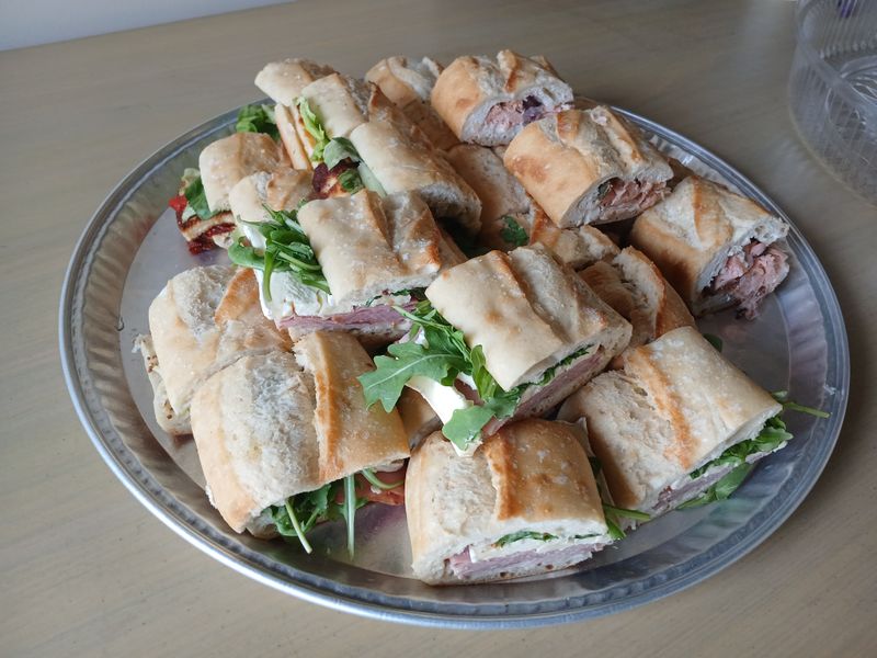 Plateau de sandwich sur baguette (10 à 12 personnes)