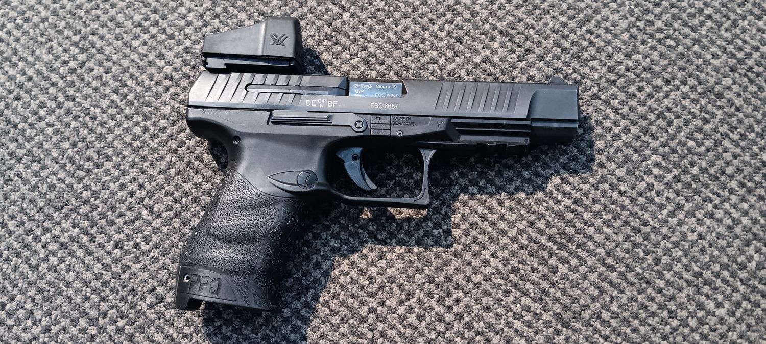 CONSIGNMENT WALTHER PPQ 9X19MM CASED WITH 2 MAGS, VORTEX RED DOT, WITH ORIGINAL REAR SIGHT SN: FBC8657