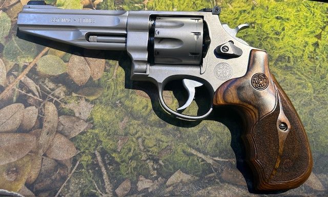 Smith &amp; Wesson 627 Preformance Center .357mag 8 shot
