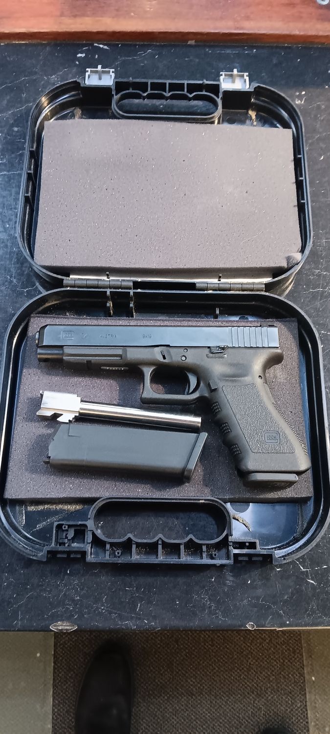 USED GLOCK 34 GEN 3 9MM CASED W/ 2MAGS &amp; SPARE BARREL SN: FUA716