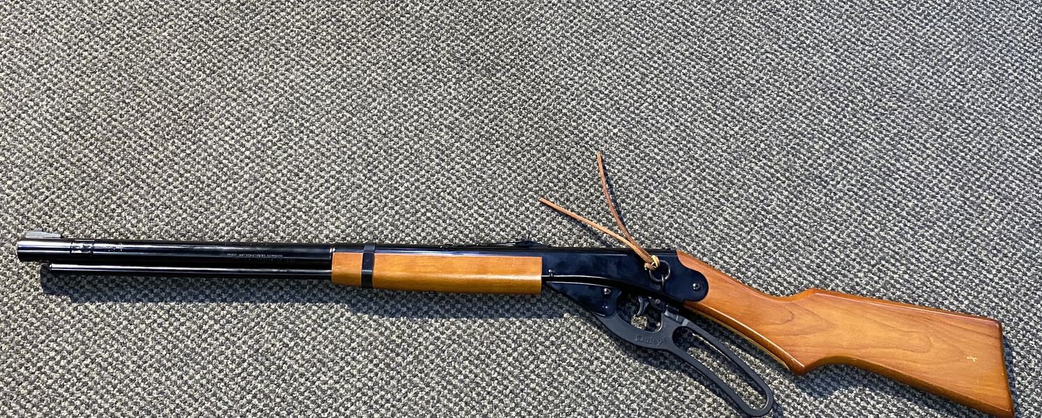 USED DAISY RED RYDER .177CAM AIR RIFLE 1RND SN: 2320160266832K
