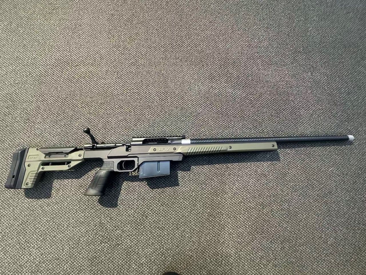 USED  HOWA 1500 .300WIN 3RND With ORYX CHASSIS  AS NEW  S/N:B728322