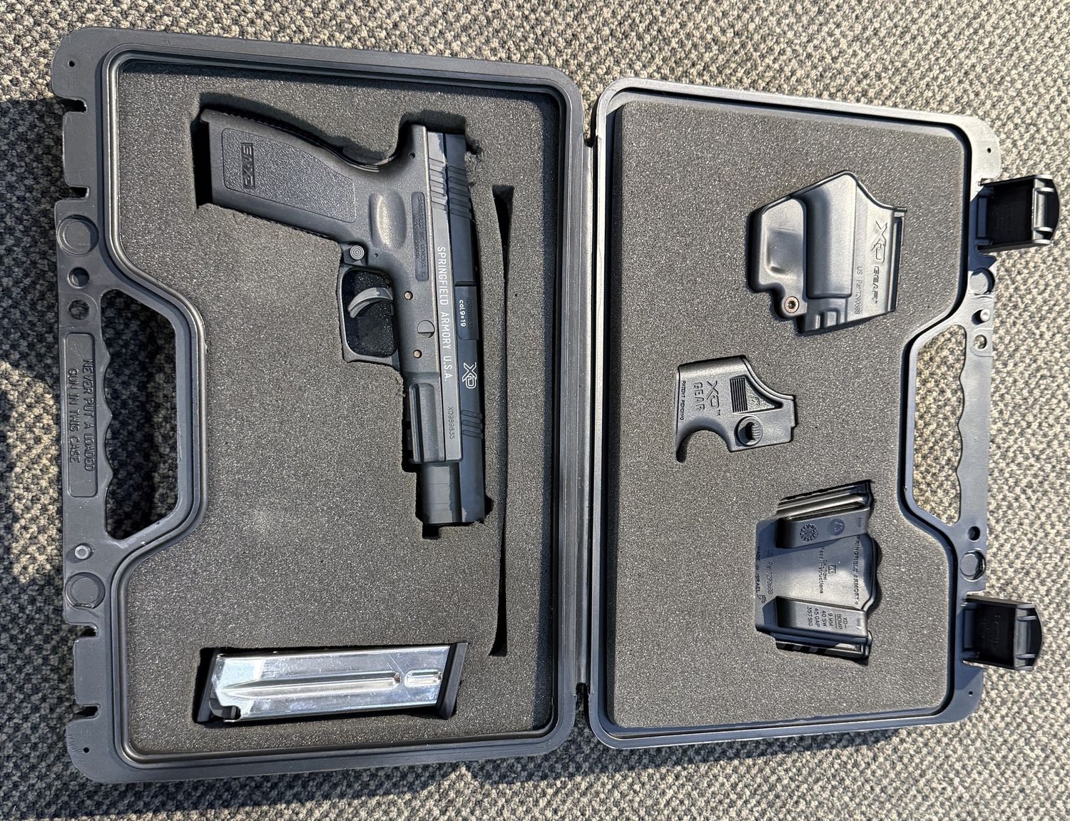 USED SPRINGFIELD XD-9 9MM 10RND B/R 133MM 2MAG CASED W/ HOLSTER  SPEED LOADER &amp; MAG HOLDER SN: XD989835