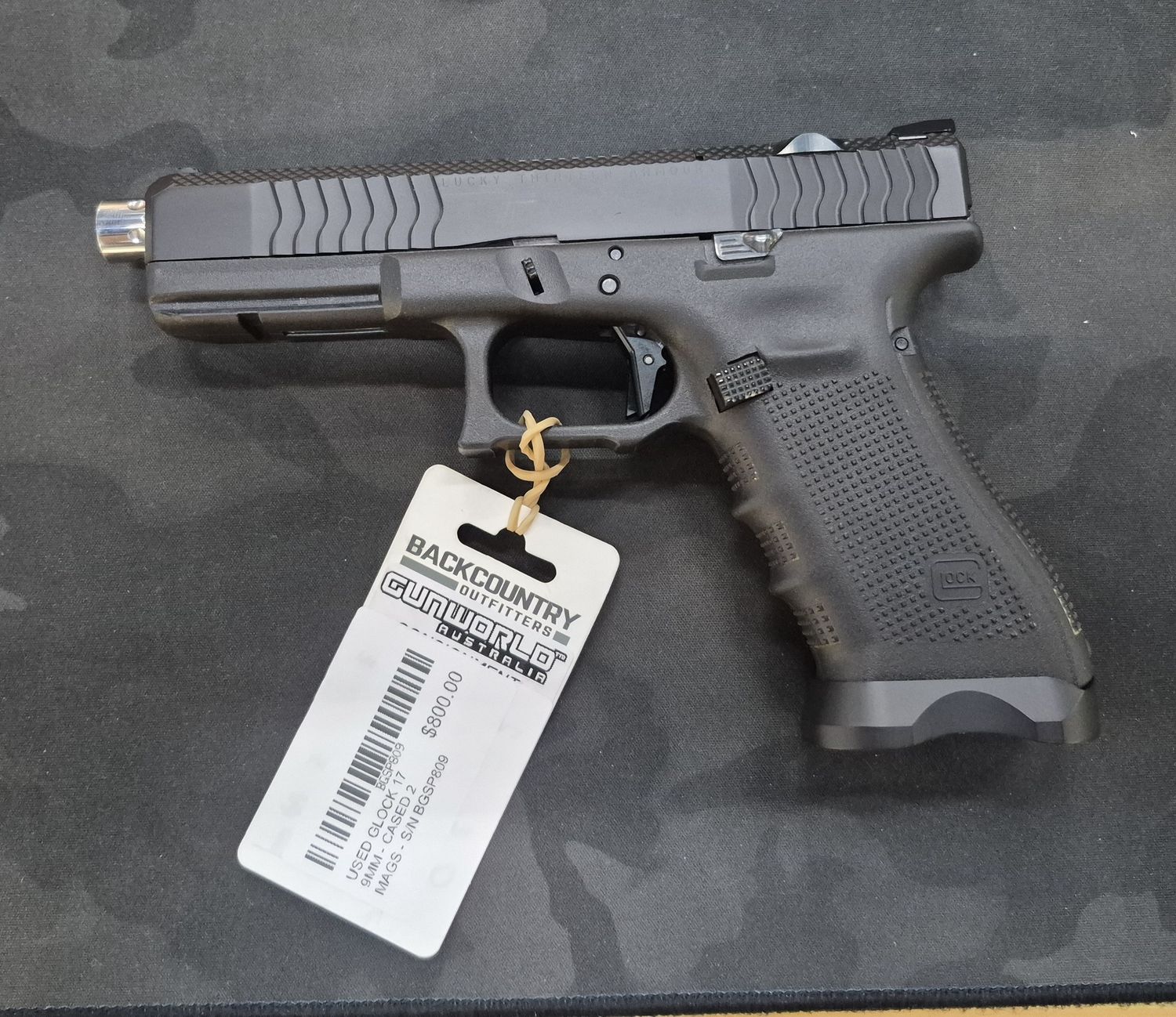 USED GLOCK 17 9MM - CASED 2 MAGS - S/N BGSP809