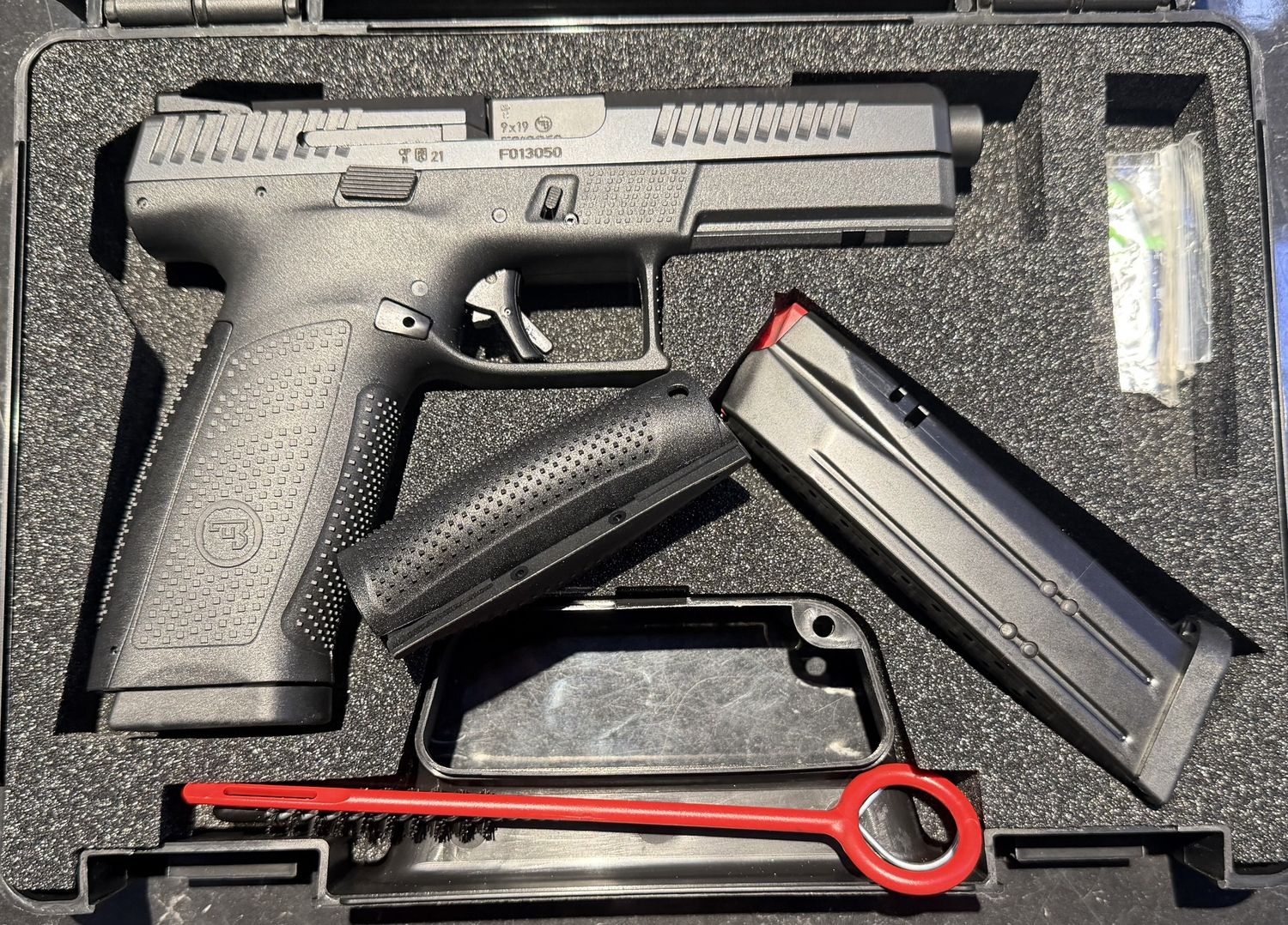 USED CZ P-10 F 9MM 10RND 120MM 2MAG 2GRIP CASED SN: F013050