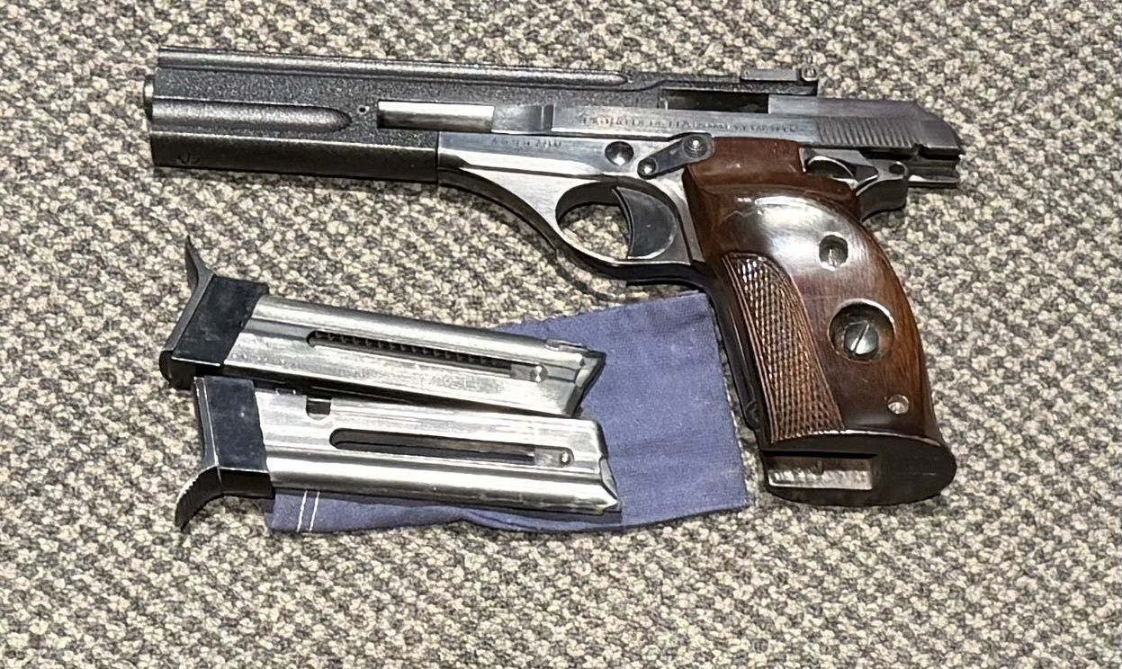 USED BERETTA 76 .22LR 10RND 150MM 2MAG CASED SN: A69979U